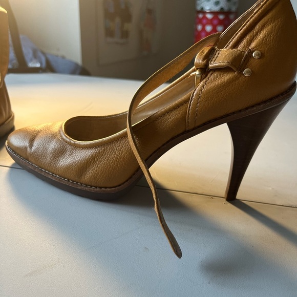 Women’s Michael Kors Heels Size 9M - Picture 5 of 6